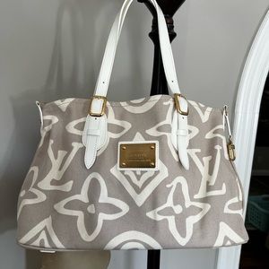 Authentic Louis Vuitton Tahitienne GM tote in beige and white